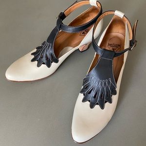 Gorgeous barely worn John Fluevog Mary Jane heels
